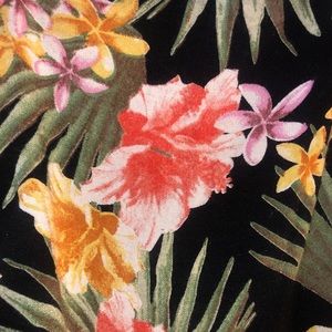 Gorgeous floral summer crop top